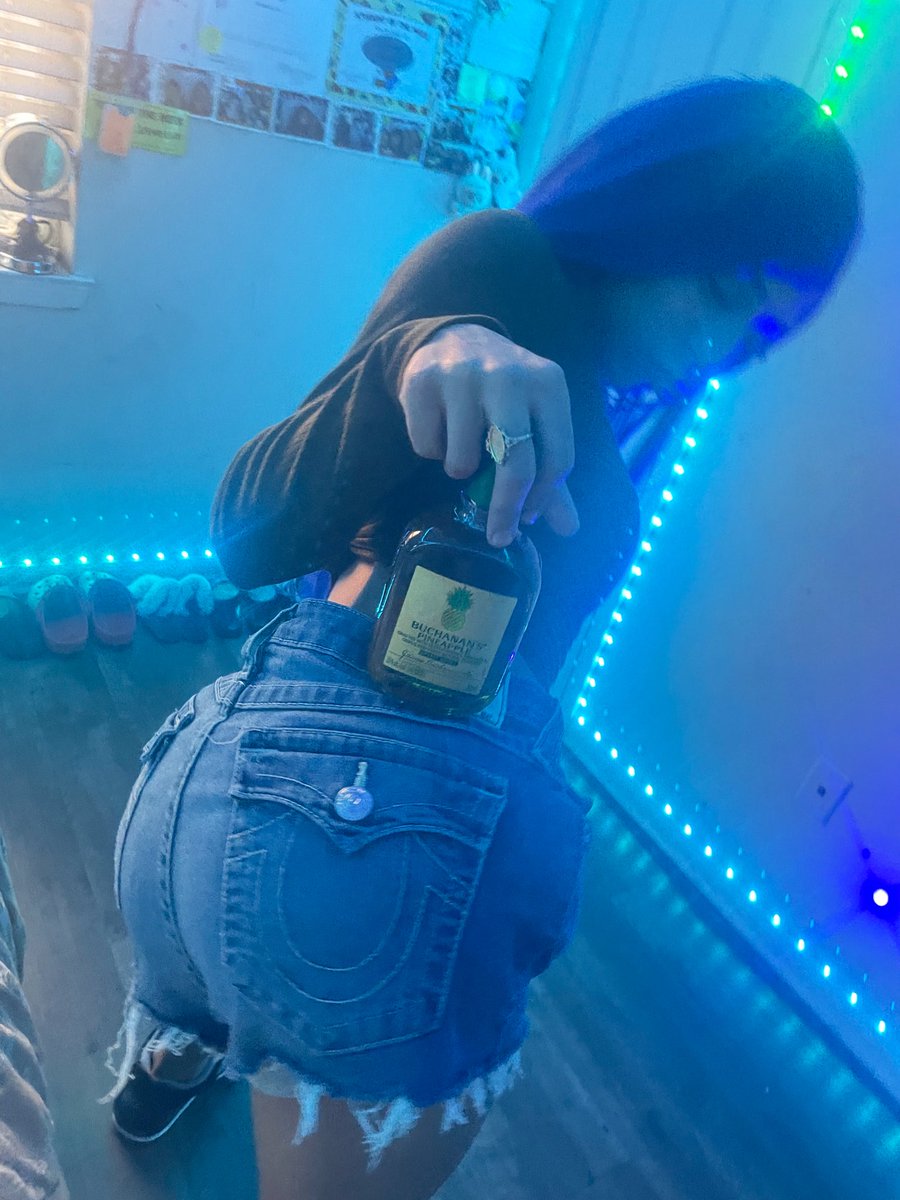 248thuggaa's tweet photo. drunk n nastyy!? https://t.co/brO4FHnf3b