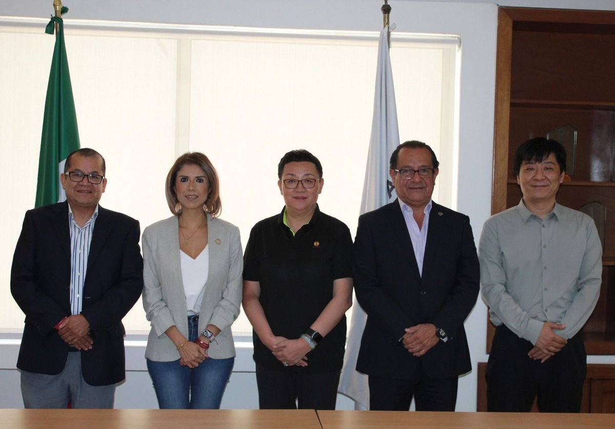 Q Media Digital tweet media