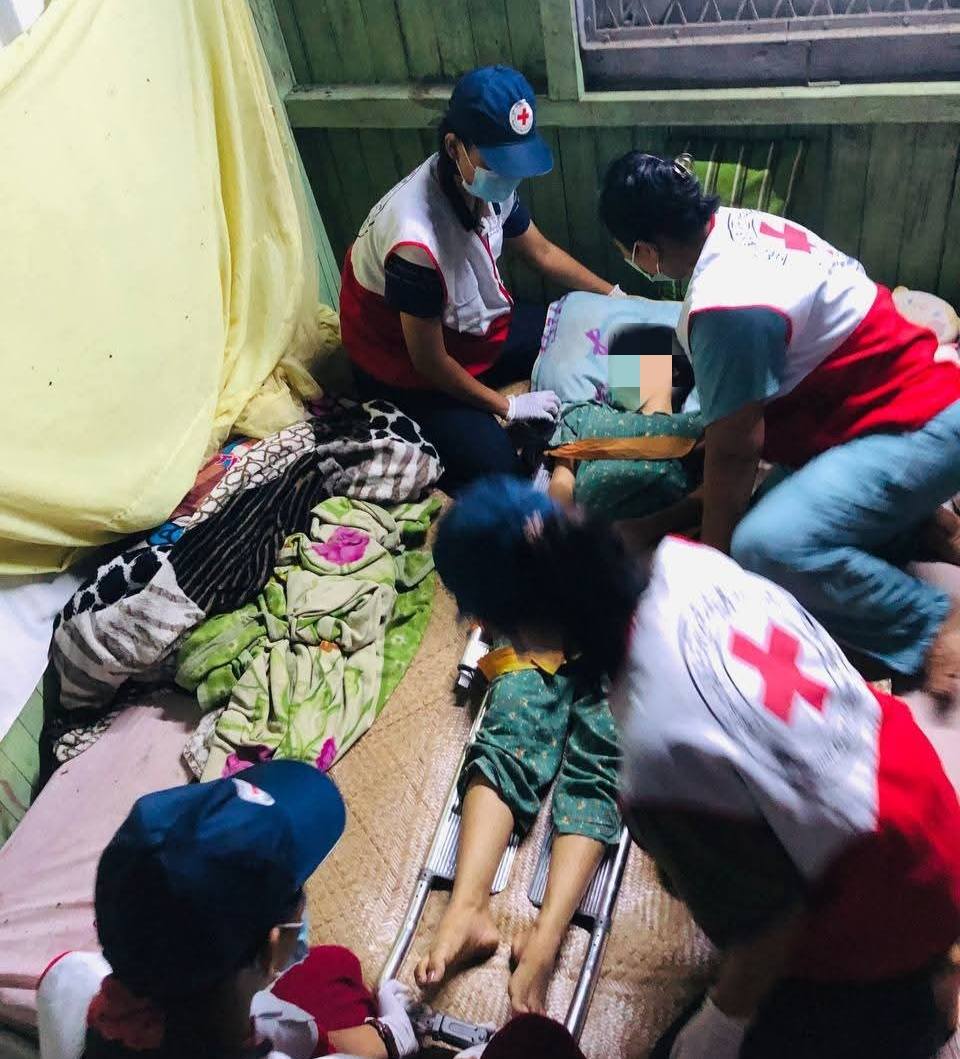 MyanmarRedCross's tweet photo. 🚑 On Aug 10, the women #RedCross team from #Insein Branch, #Yangon, provided daily ambulance support — transporting 3 patients to hospitals &amp; bringing 1 safely home to Myothit (A+B) Ward.
📍 Need 24/7 ambulance help?
📲 09250291100 | 09420234887 | 09970994829

#IYD2025 https://t.co/I6KmQMEyAU