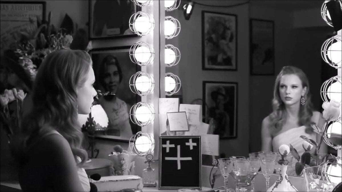 my first thought when i heard ‘the life of a showgirl’ 😭❤️‍🔥