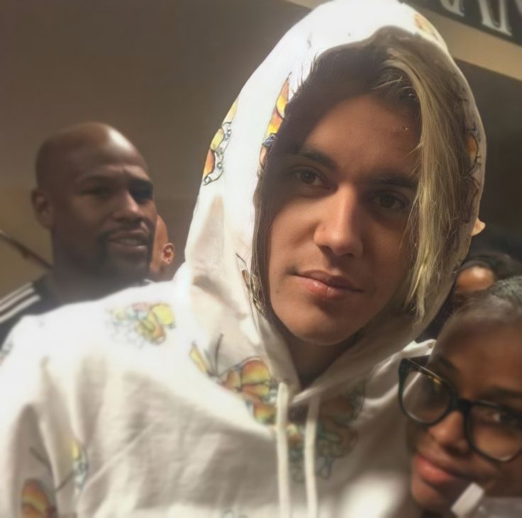 hourly drew (@hourlydrew) on Twitter photo 