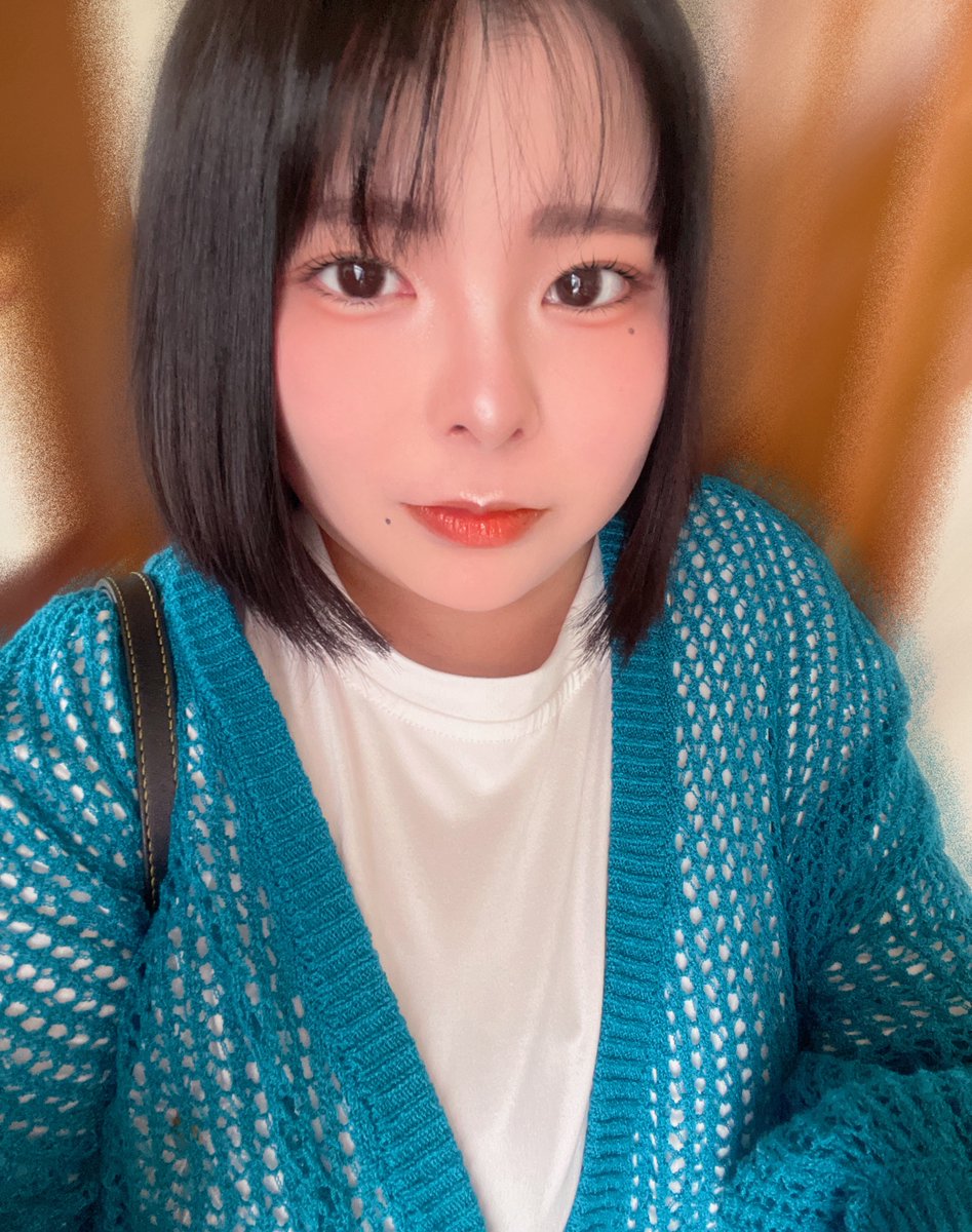 mycosmeaccount's tweet photo. #今日のメイク #ゴリ美のコスメ記録

👀トパーズ ベビーエスプレッソ
💄フルンフリン シャインユーグロウティント ゴールデンシャワー

#gifted #フルンフリン #frunflynn
#シャインユーグロウティント #飲み会リップ

手に塗ると山吹色みたいだけど私の唇に塗るとみかん色みたいで可愛い！💓💓💓 https://t.co/WaJANgpKSt