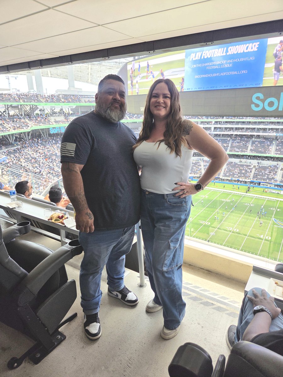 I'm not a big football fan but it was so much fun experiencing the game from a suite! #suitelife