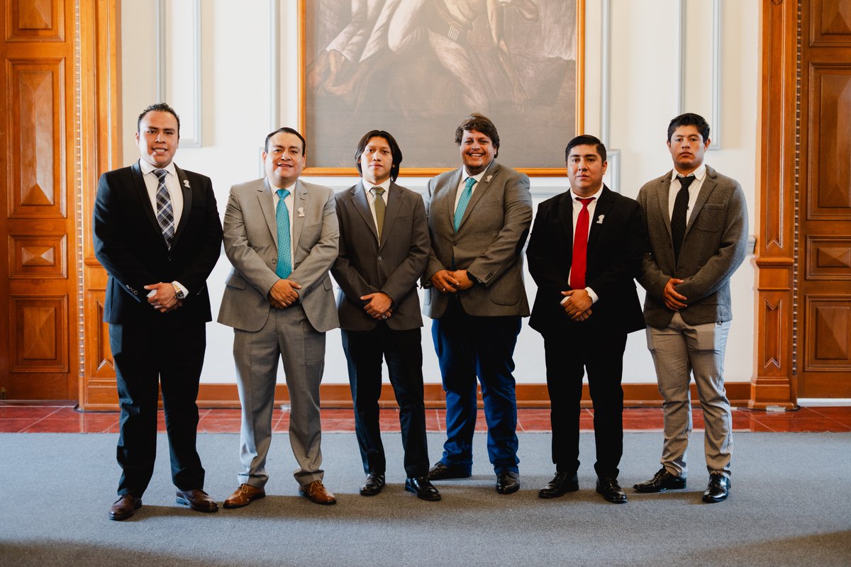 SenitPuebla's tweet photo. En el Ayuntamiento de Puebla, tomamos protesta al Comité Municipal de Puebla Capital de SENIT S.C. Asumimos el compromiso de trabajar por la justicia, la libertad y el bienestar de nuestra sociedad. 💪 #JuventudEnAcción #PueblaCapital #SENIT https://t.co/DKpyh6H5ZO