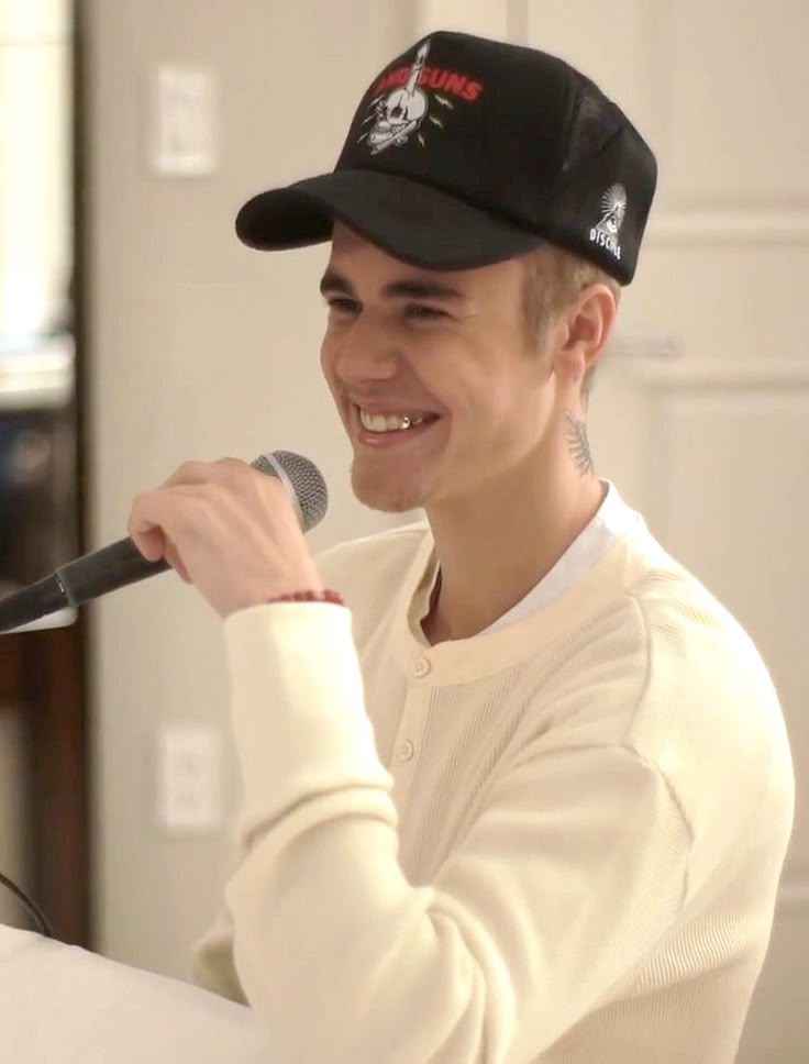 hourly drew (@hourlydrew) on Twitter photo 