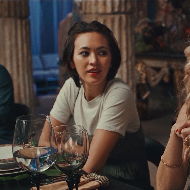 jhenwickarg's tweet photo. Jessica Henwick como Peg en “Glass Onion: A Knives Out Mystery”. https://t.co/vS1Vk4oLKO