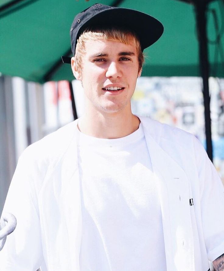 hourly drew (@hourlydrew) on Twitter photo 