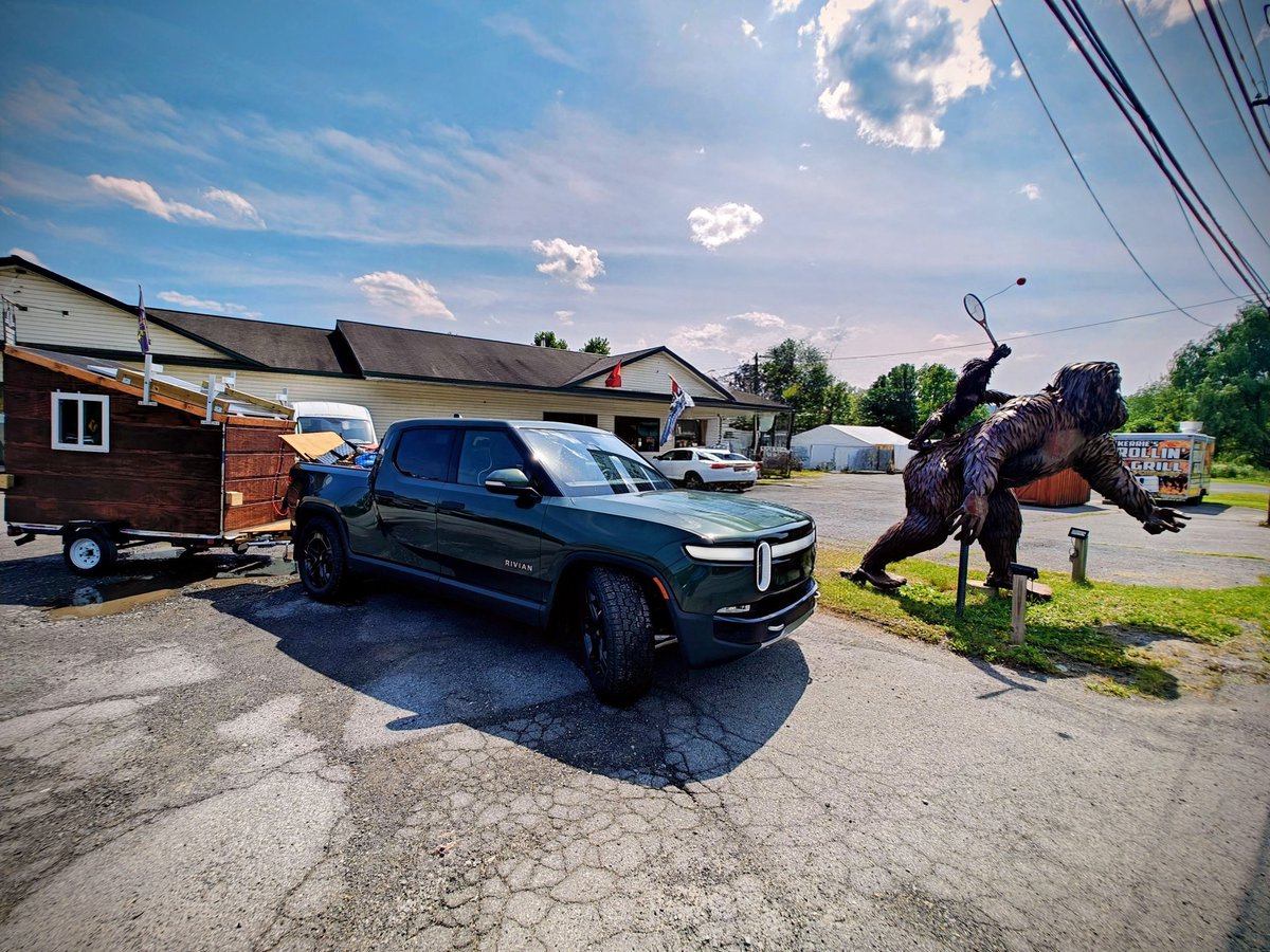 Objects in mirror are bigfoot 👣