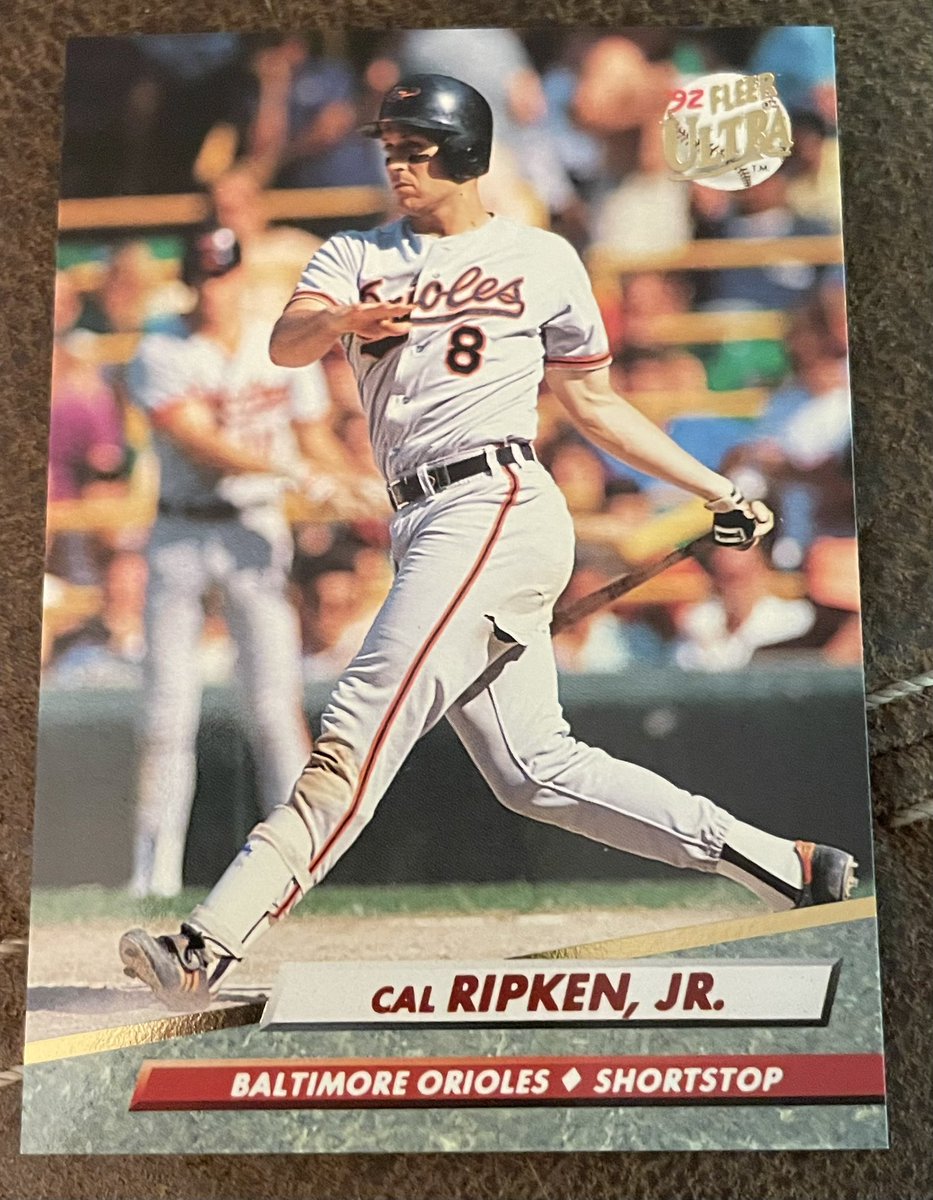 FlintRoger's tweet image. 1992 Fleer Ultra had such great photography! Cards are pretty much worthless like most in the 90’s but man that was a cool product! @CardPurchaser