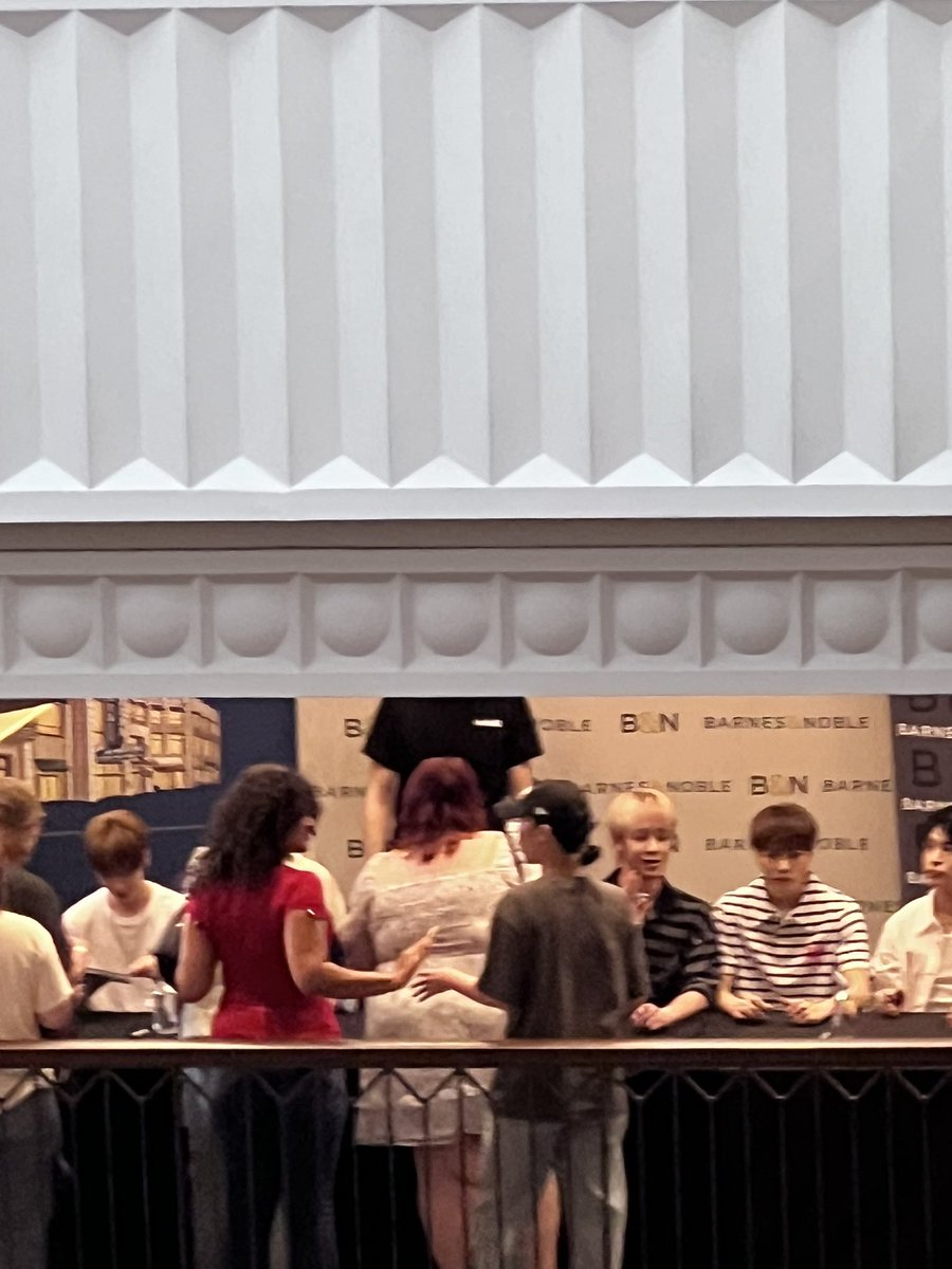 TMizsterious's tweet photo. Excited to see Xikers again! https://t.co/QoHxptxe4h