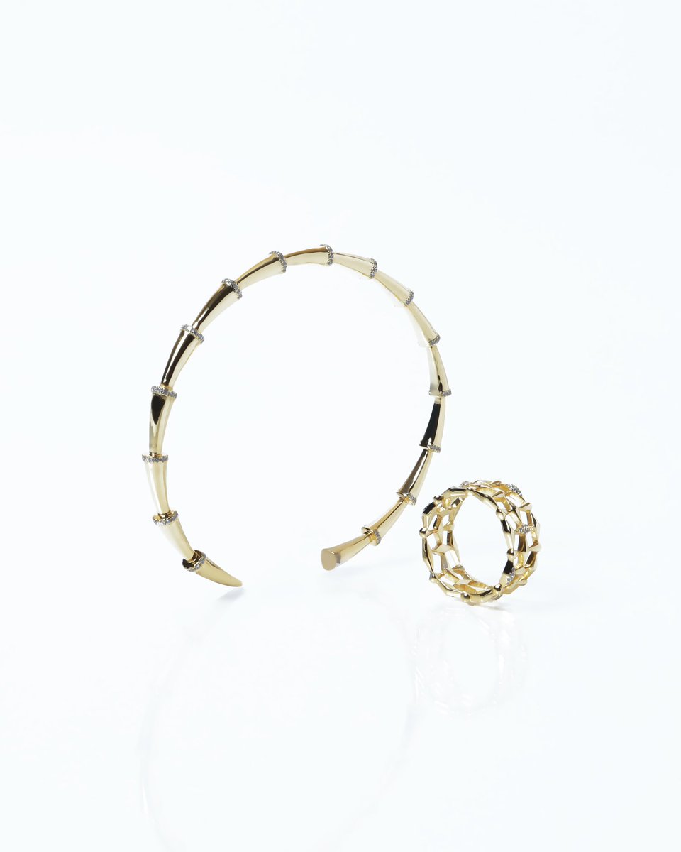 《SELECTED SET》
THORIEL BANGLE＆THORN NET SET

高尾颯斗の初プロデュースブランド
「THORIEL」のDebut CollectionからTHORN SHINE BANGLEと
THORN NET RING の指先から
腕にかけて華やかに彩るセット。

先行期間のみの限定セットで
お得な限定プライスでお届けいたします。
＜セット内容＞合計2点