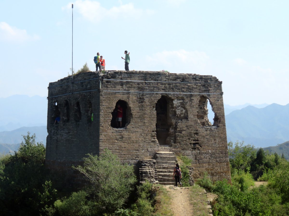 opieetc's tweet photo. I've made a collection of photos from various visits to the Gubeikou  ‘Panlongshan’ Great Wall in northeast Beijing, some from a first  visit in 2007 and then a whole lot more from subsequent hikes. (Included a few photos here, link to the full collection coming later) https://t.co/hIaPPUMGMw