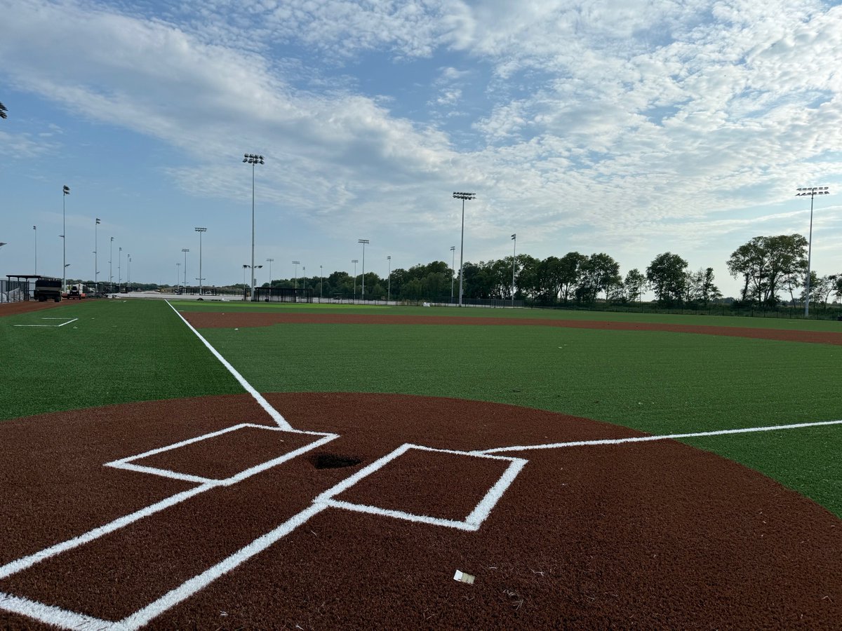 BIG things are coming to Springfield! Look at a sneak peek from today of Scheels Sports Park and Springfield Clinic Dome with 196,625 square feet of interior space. The park and the dome will be the 
Learn More: scheelssportspark.com
#cityofspi #builditandtheywillcome