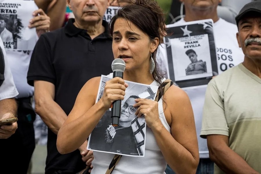 Cadenalatam's tweet image. #Cadenalatam 🇻🇪 Martha Grajales fue detenida tras 72 h desaparecida. Enfrenta cargos por incitación al odio, conspiración con gobierno extranjero y asociación, mientras su paradero sigue desconocido. 🕵️♀️

🔗 cadenalatam.com/2025/08/11/mar…

 #MarthaGrajales  #LiberenAMarthaLia