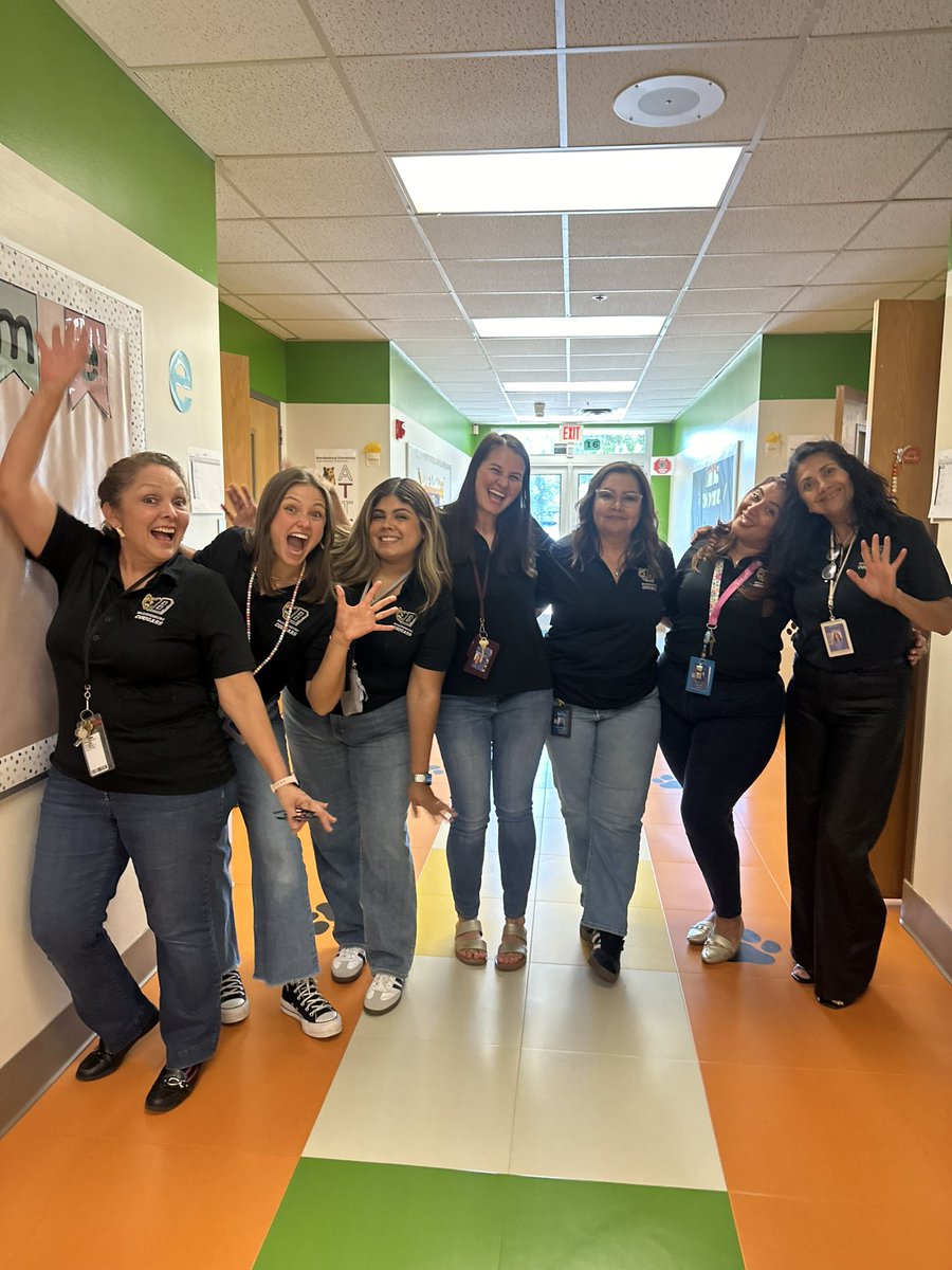 Meet the Teacher ☑️ 3rd grade is ready for a great year 😄