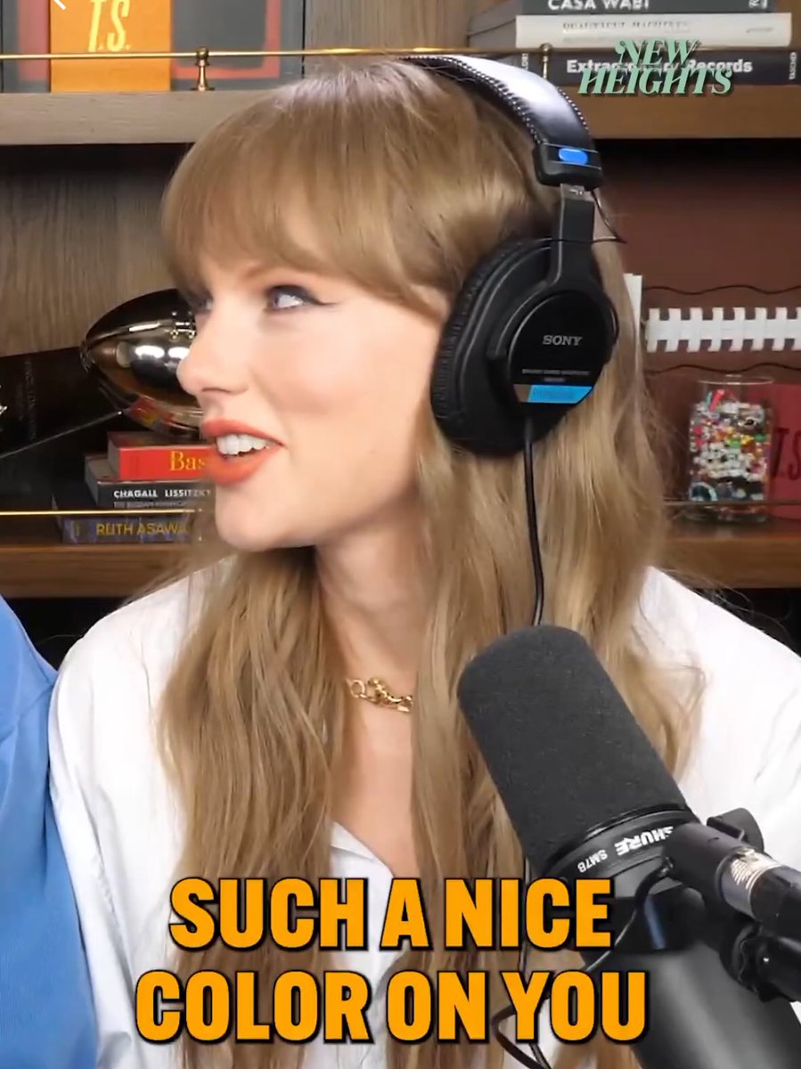 TayUpdatesARG's tweet image. 🚨 | El logo de la nueva era aparece en el fondo!