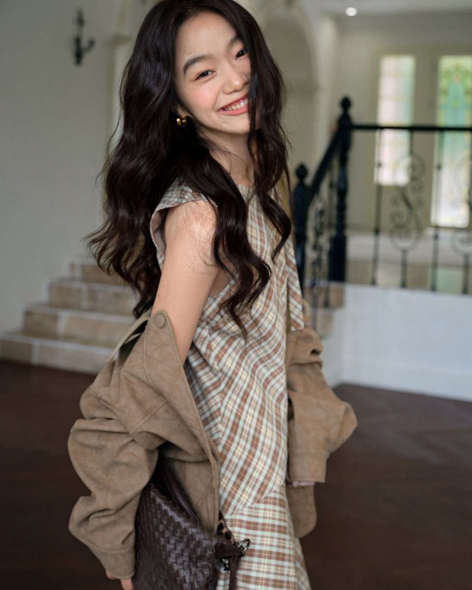 kuose_official's tweet photo. This asymmetrical plaid dress effortlessly blends relaxed comfort with a modern edge, flowing gracefully with every step. Paired with a leather jacket, it creates a look that’s both bold and sleek.
KSB2508014(coming soon)
https://t.co/P6gtGbMx4e
#kuose #ksstyle #2025ss #OOTD https://t.co/njmGgc6jqB