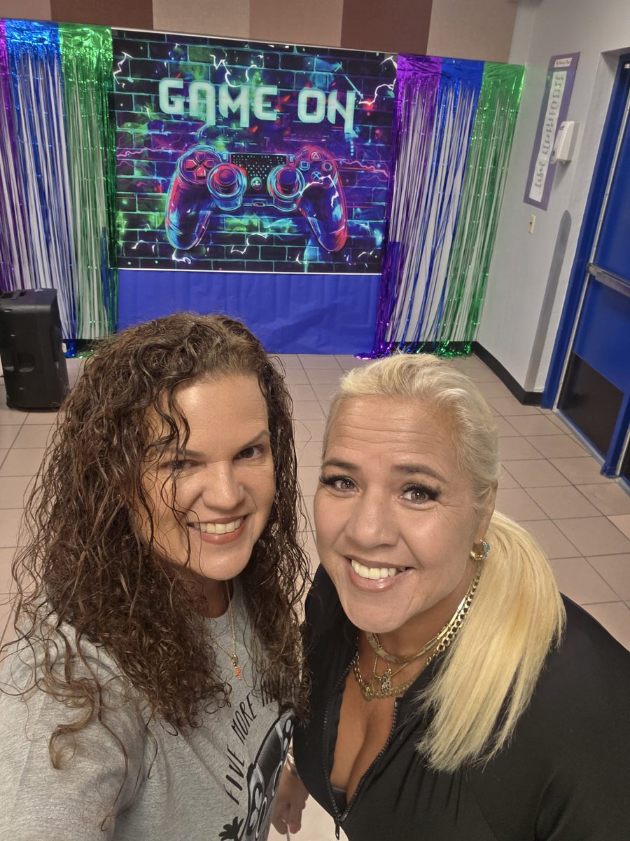 IBPeskoeK8's tweet photo. Kicking off our year with an amazing start! We are leveling up!! #peskoek8 #bearnation🐻 #peskoepride❤️ #YourBestChoiceMDCPS
#wherethemagichappens✨
#togetherweareafamily
#itstimetolevelup🎮 @MDCPSSouth @MDCPS @SupDotres https://t.co/LOH2Sp00fJ