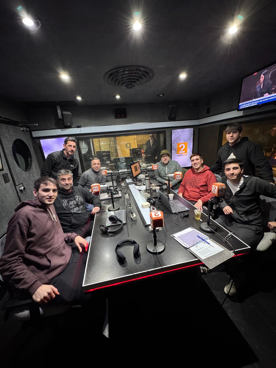 ¡AIRE! Bienvenidos a #HoraCero, con la conducción de
<a href="/JesusEmilianoOk/">Jesús Emiliano</a> y todo el equipo te acompañamos en la noche.                                            

📲3413501230 - rosario3.com - 📻AM 1230 | FM 90.1 -  

🔴YouTube: Radio2 en VIVO
youtube.com/watch?v=3jGHKo…