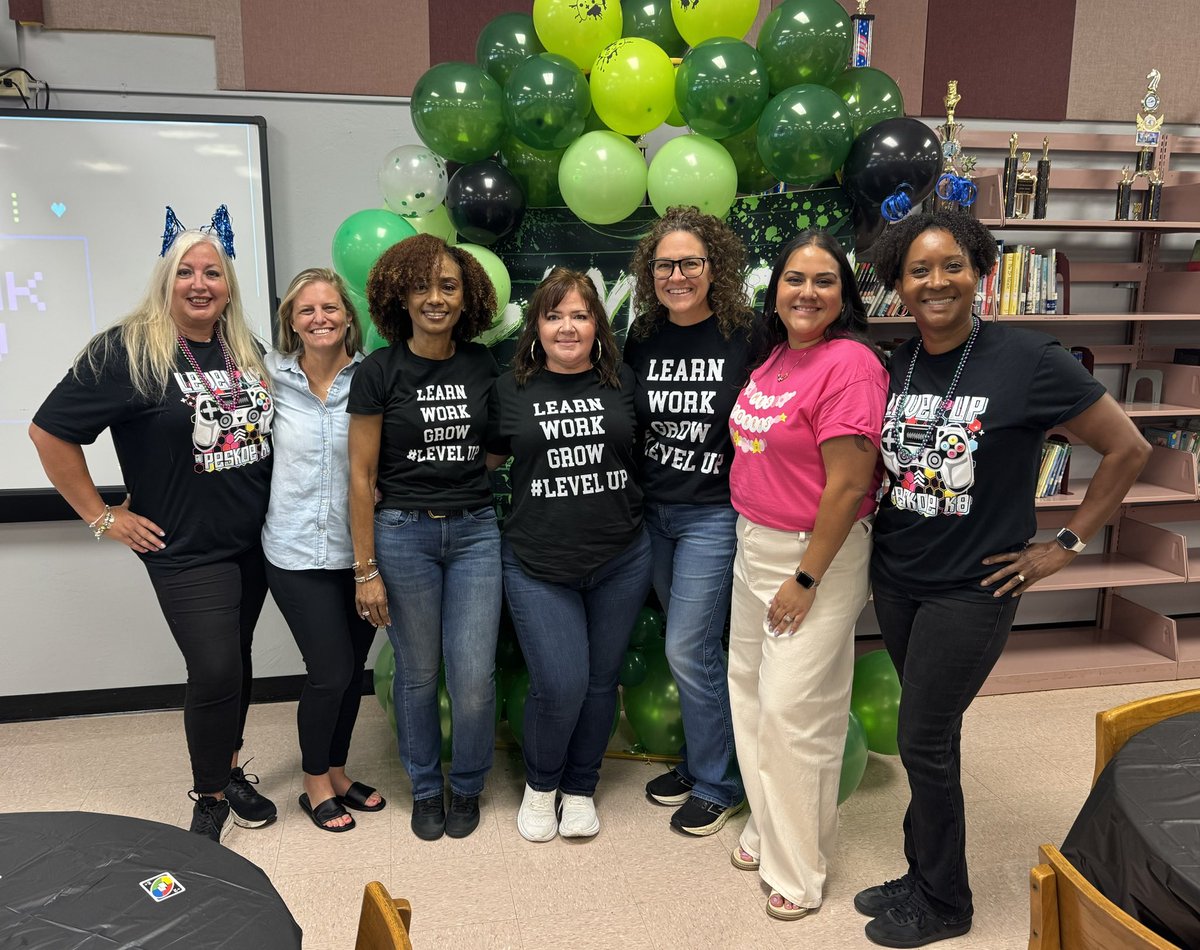 IBPeskoeK8's tweet photo. Kicking off our year with an amazing start! We are leveling up!! #peskoek8 #bearnation🐻 #peskoepride❤️ #YourBestChoiceMDCPS
#wherethemagichappens✨
#togetherweareafamily
#itstimetolevelup🎮 @MDCPSSouth @MDCPS @SupDotres https://t.co/0z4pSfGH1f