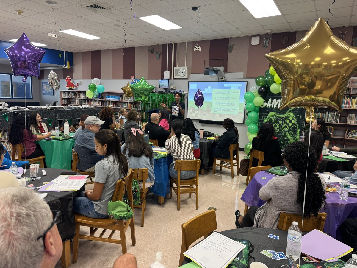 IBPeskoeK8's tweet photo. Kicking off our year with an amazing start! We are leveling up!! #peskoek8 #bearnation🐻 #peskoepride❤️ #YourBestChoiceMDCPS
#wherethemagichappens✨
#togetherweareafamily
#itstimetolevelup🎮 @MDCPSSouth @MDCPS @SupDotres https://t.co/jgwSHWB5h4