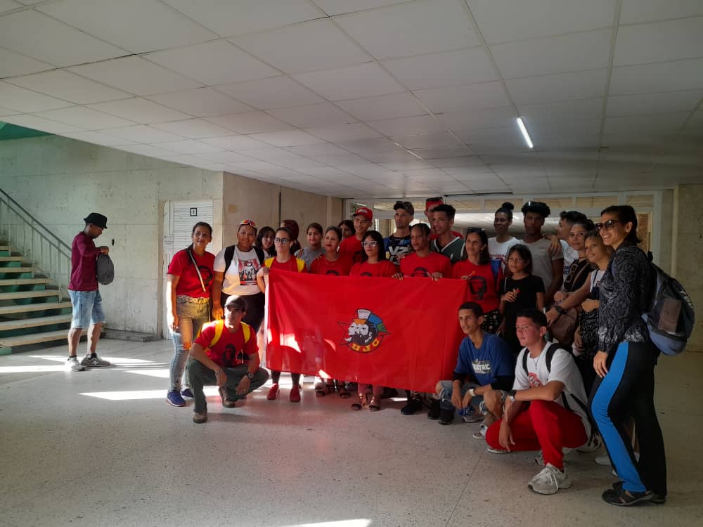 yaimet67's tweet photo. Realizan jóvenes pineros limpieza en la sala de Pediatría del HHB, como parte de las actividades en saludo al dia Internacional de la Juventud. #SiempreJoven #Cuba #UJCIsla #IslaDeLaJuventud @MeyvisEstevezE @DiazCanelB  @rlicea_mojena  @MMarreroCruz https://t.co/0mE4IFeP19