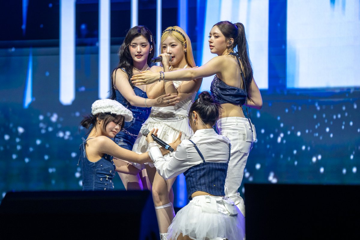 ContentKorea's tweet image. K-style로 가득 물들었던
캐나다 토론토의 K-박람회 현장!🔥

K-뷰티, K-푸드 등 다양한 체험에 이어
K-pop 콘서트까지 진행되었습니다.

#뱀뱀 #피프티피프티 #크래비티 를 만나러 온
팬들의 함성으로 가득찼던 공연장의
생생한 현장 분위기를 함께 만나보시죠✨

@BAMBAMxBAMMIE
@we_fiftyfifty…