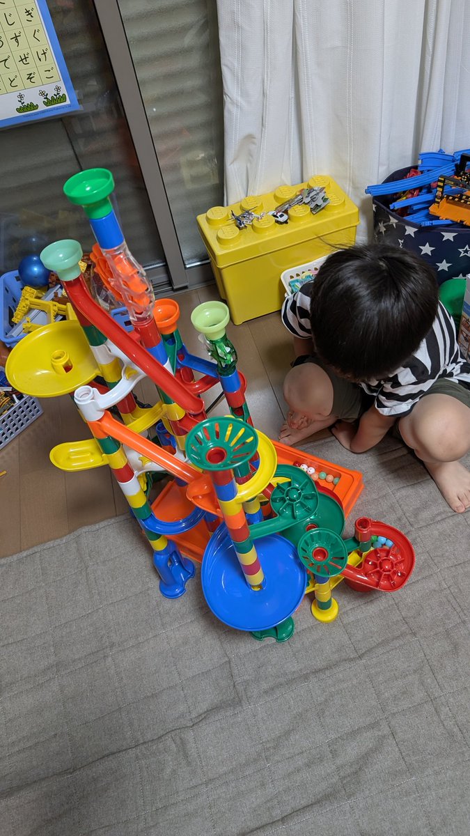 moyashinuts's tweet photo. 連休中に作ったくみくみスロープで保育園いく寸前まで遊ぶ息子氏
おかげで出社時間ギリギリだったぜ(´・ω・｀)
おはようございますもやしのATSですヽ(｀▽´)/ https://t.co/8QsAlHNkJM