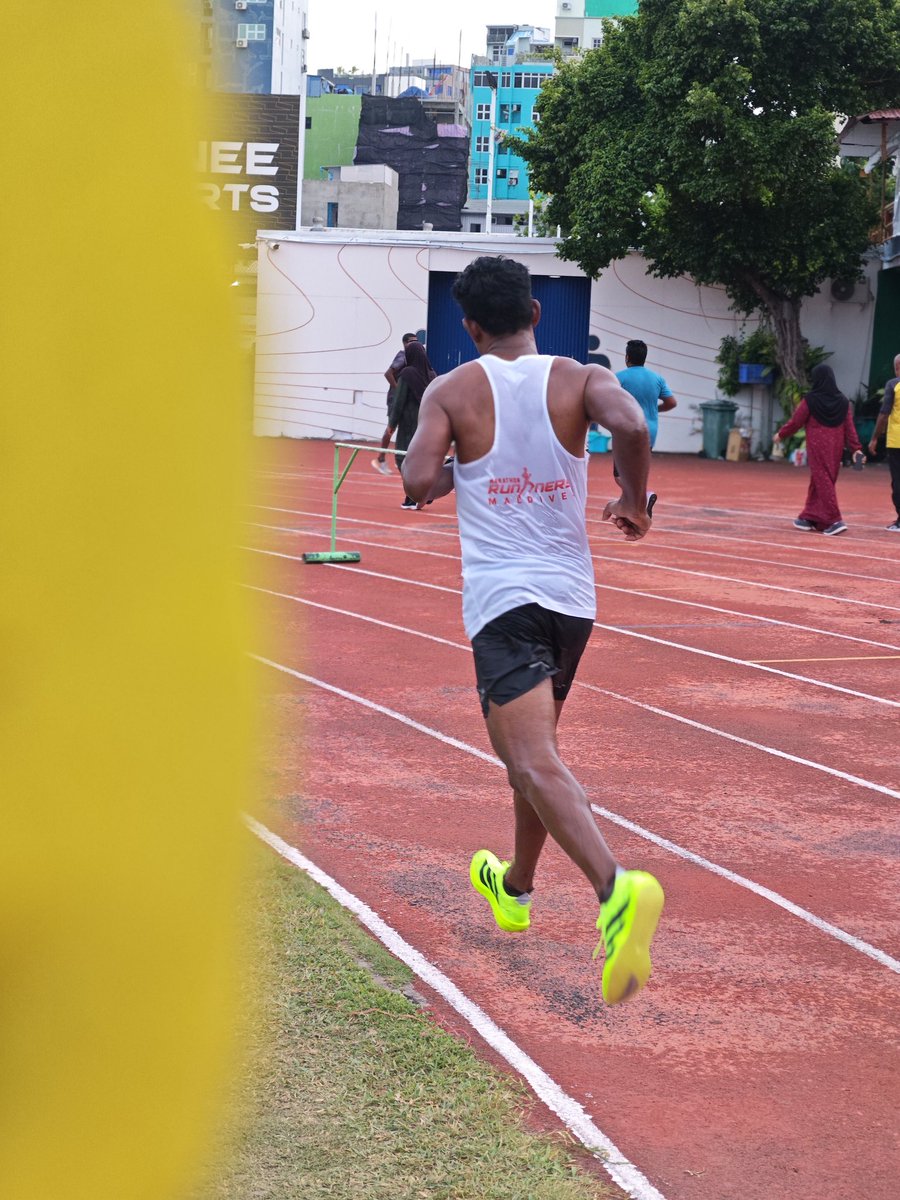 Good morning, Maldives!
True freedom lies in choosing to take a step forward in the face of adversity, constantly pushing beyond one's limits. 
I like the vibrant morning of Male. Bravo, friends👍