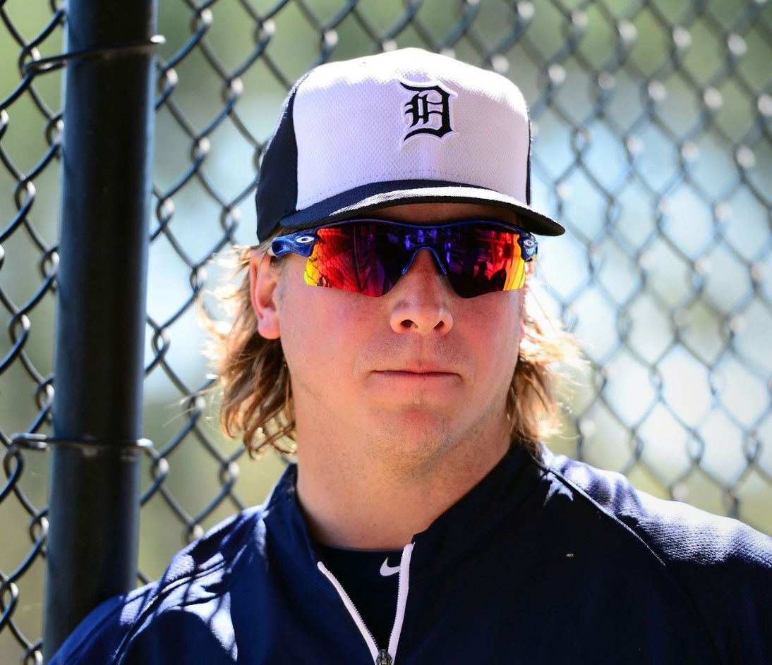 soupertom46's tweet photo. @andydirks12 #raindelayquestions Can we get this look back again? https://t.co/G02wDyORDI
