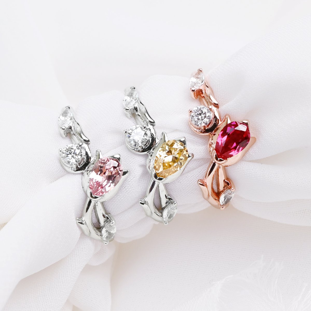 Eeleg_Jewelry's tweet photo. #팔로우이벤트 #rt이벤트 
팔로우 + rt한분께 붉은 튤립 반지를 선물로 드려요!🎁

우아함의 상징, [튤립 반지]🌷
텀블벅에 공개예정으로 업로드 됐어요!

세련된 라인과 우아한 분위기, 역사적 스토리까지 담긴 튤립 반지 구경하시고 알림신청 부탁드립니다!😊😊
https://t.co/3Zgskp9VGu https://t.co/xCppnMAQFC