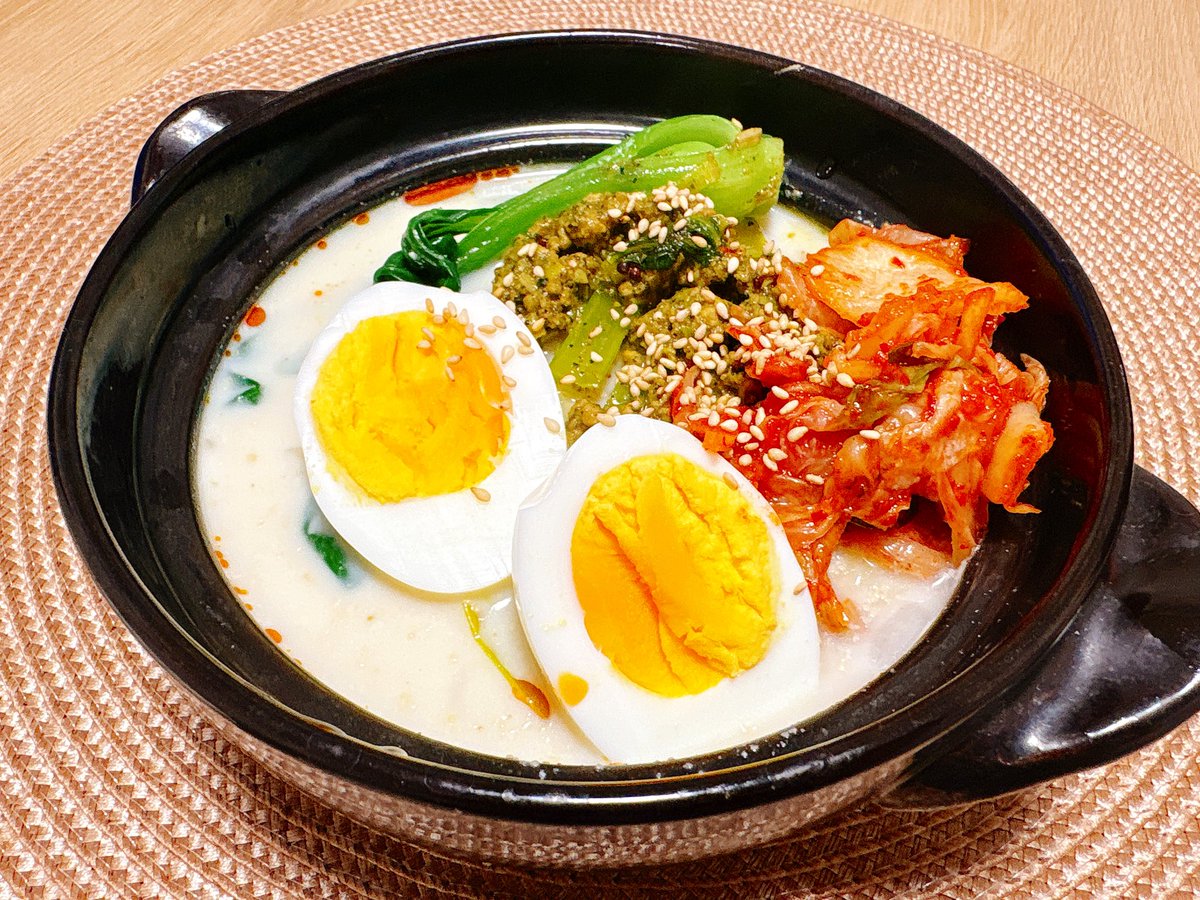 【 新メニュー紹介 】
四川風冷やし坦々カレー麺
・サラダ、ドリンク付1300円

黒胡麻をたっぷり使ったキーマカレーを乗せた冷やし担々麺です！ぴりっと辛いカレーと豆乳スープのまろやかさがよく合います。ぜひご賞味ください✨