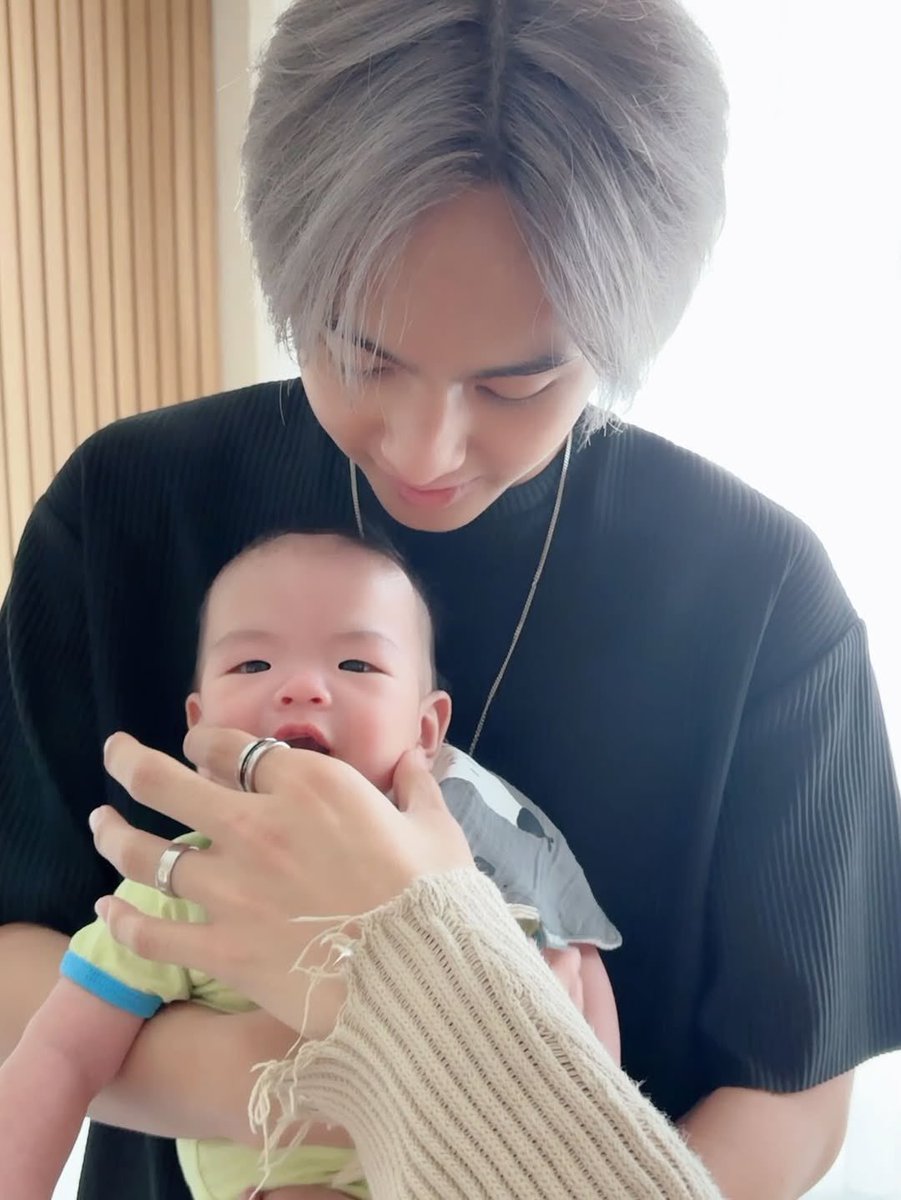 iisehuun's tweet image. มึง กุจะตายจิงๆๆ ภีมเป้อช่วยกันเลี้ยงเคเดน