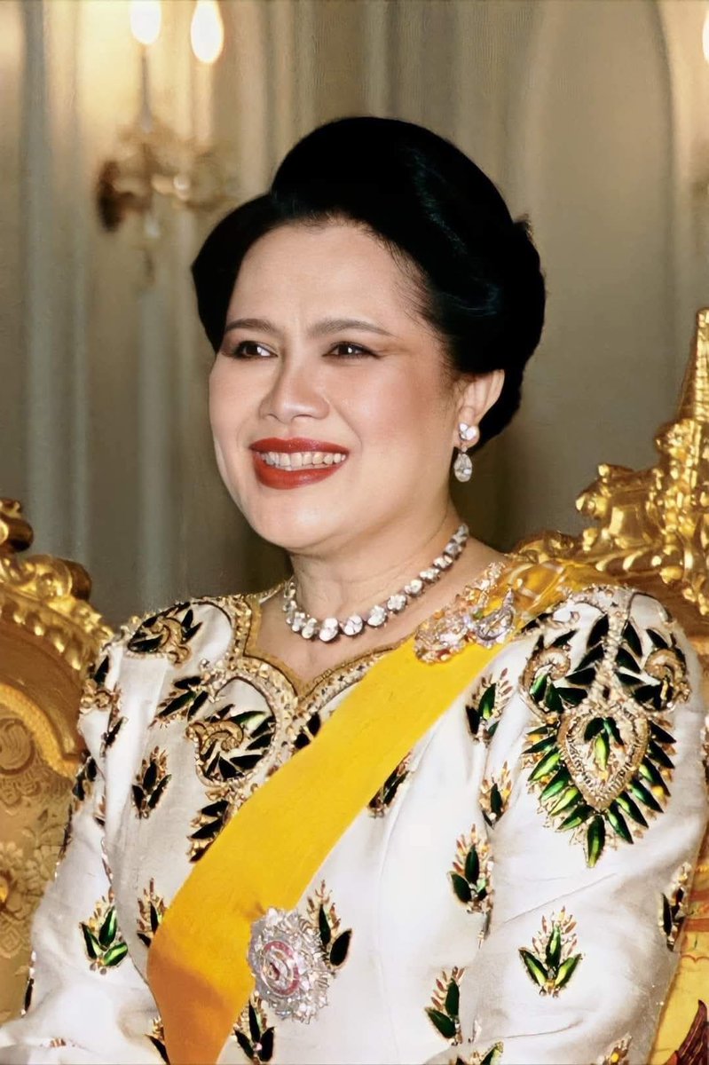 xzytecool's tweet photo. 12 สิงหาคม🩵✨🇹🇭
#วันเฉลิมพระชนมพรรษา 
#สมเด็จพระนางเจ้าสิริกิติ์ 
พระบรมราชินีนาถ
พระบรมราชชนนีพันปีหลวง
🎗️✨🩵
꧁ 𝐻.𝑀. 𝒬𝓊𝑒𝑒𝓃 𝒮𝒾𝓇𝒾𝓀𝒾𝓉 𝒯𝒽𝑒 𝒬𝓊𝑒𝑒𝓃 𝑀𝑜𝓉𝒽𝑒𝓇 ꧂
ขอพระองค์ #ทรงพระเจริญยิ่งยืนนาน
✨
ด้วยเกล้าด้วยกระหม่อม ขอเดชะ
ข้าพระพุทธเจ้า🙏🏻 https://t.co/lz1OA0uQhj