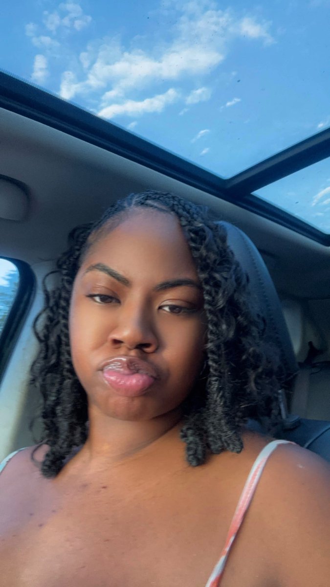 Lala Simonee tweet media