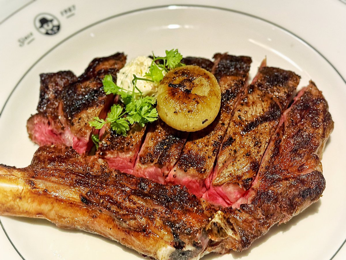 Bone in Ribeye at Izzy’s in San Francisco’s Marina District tonight.  A great San Francisco steak.  Don’t forget the au poivre sauce.