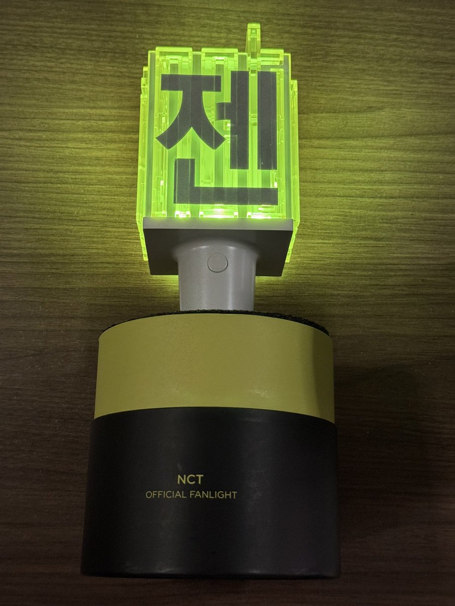 dxdxnat's tweet photo. ส่งต่อแท่งไฟ NCT VER.1
มีแปะสตกชื่อโน่สองด้าน มีกล่องให้
ราคา 450฿
นัดรับตามแนว BTS หมอชิต-อุดมสุข 
สนใจ dm มาได้เลยค่ะ

#ตลาดนัดnct #เช่าแท่งไฟ #แท่งไฟ
#NCTDREAM_THEDREAMSHOW4_BANGKOK https://t.co/jwOlFPYpSg