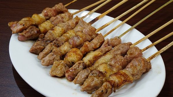 Ini nih jagoannya Sate Tegal Marem! Nyaamm...
Ada yang belum pernah coba sate kambing muda? Yuk langsung merapat aja ke resto Sate Tegal Marem..