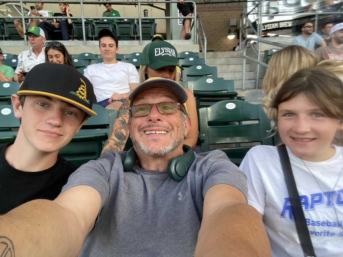 wilkow's tweet photo. Baseball 👍 https://t.co/fkElfBHTQG