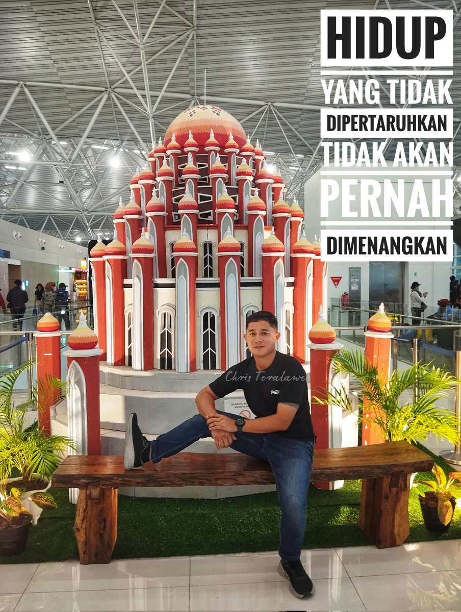 ChrisToralawe's tweet photo. Transit Makassar Miniatur masjid 99 kubah 😎
#transit #petarung #makassar #hasanuddinairport #bandarahasanuddin #ujungpandang #airport #poso #pamona #boe #bandara #bandarudara #daeng #atlit #atlet #manado #mytripmyadventure #minsel #minahasa #fighter #kotadaeng #sulsel #sulawesi https://t.co/4HxDTU2ZEI
