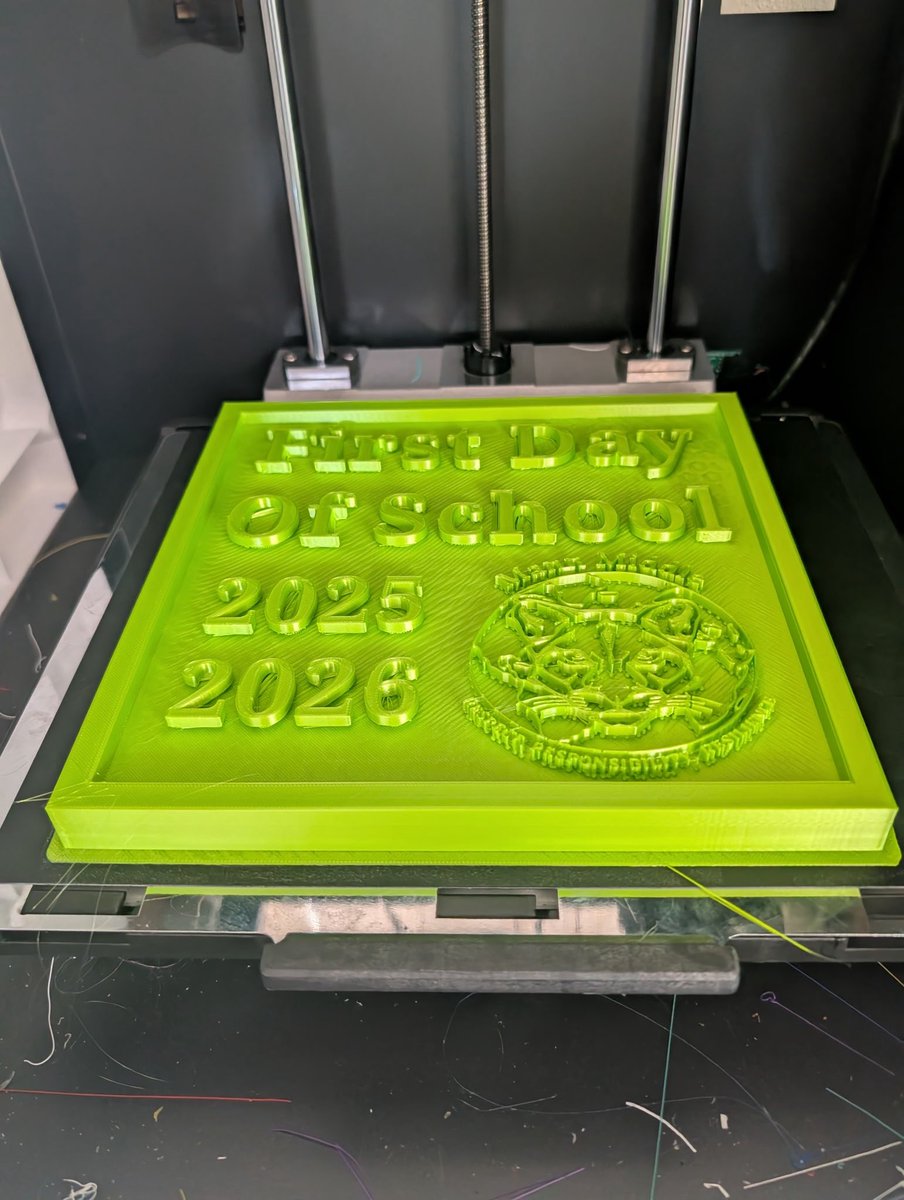 shobica_wadhwa's tweet photo. Off to a great start @sdschools @mannmiddleSD @tinkercad #Hopefulheart #Robo3D https://t.co/M99bItqEA3