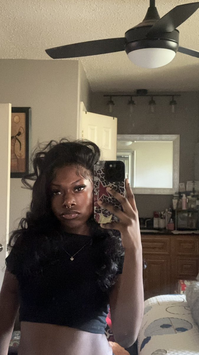 iimaishaa's tweet photo. idk hey https://t.co/i6dffvpy0K