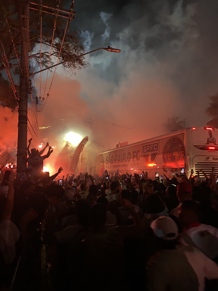 “Onde a perna não chega, o coração vai alcançar.”

É hoje. 90/180.