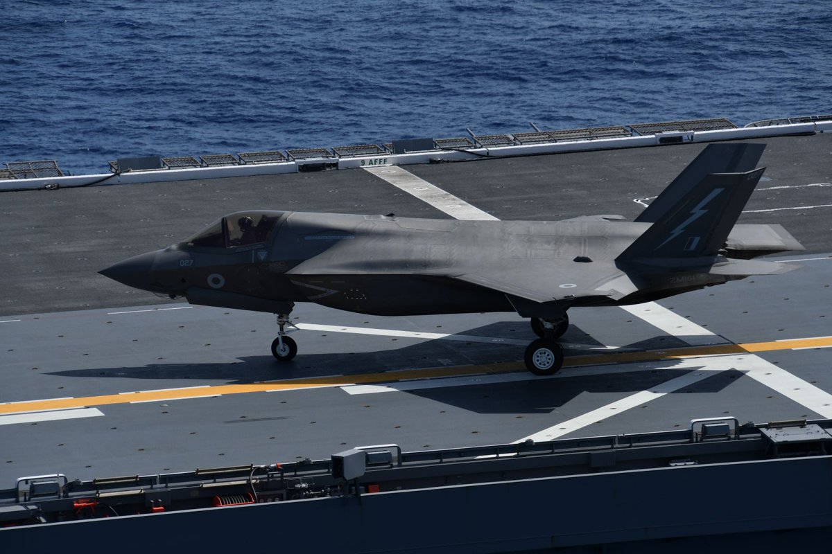 JMSDF_PAO's tweet image. 🔷#OpHighmast🔷

米軍・英軍の #F35B が #かが(#JS_KAGA)に着艦
#海上自衛隊 は日英米豪西諾共同訓練において、同盟国・同志国海軍と相互運用性の向上及び連携の強化を図りました💪
#その瞬間を見逃すな #FOIP #FreeandOpenIndoPacific #StrongerTogether #USJapanAlliance