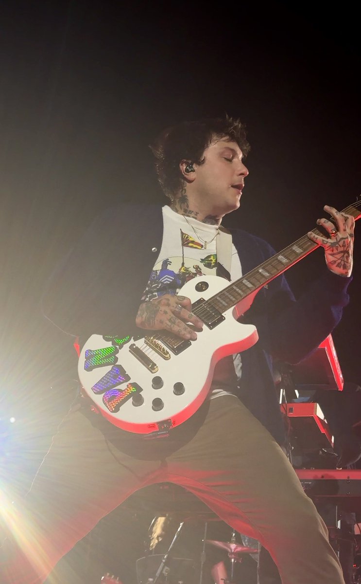 awkwath_'s tweet photo. #MCRNJ https://t.co/EZ0aOU1Vlb