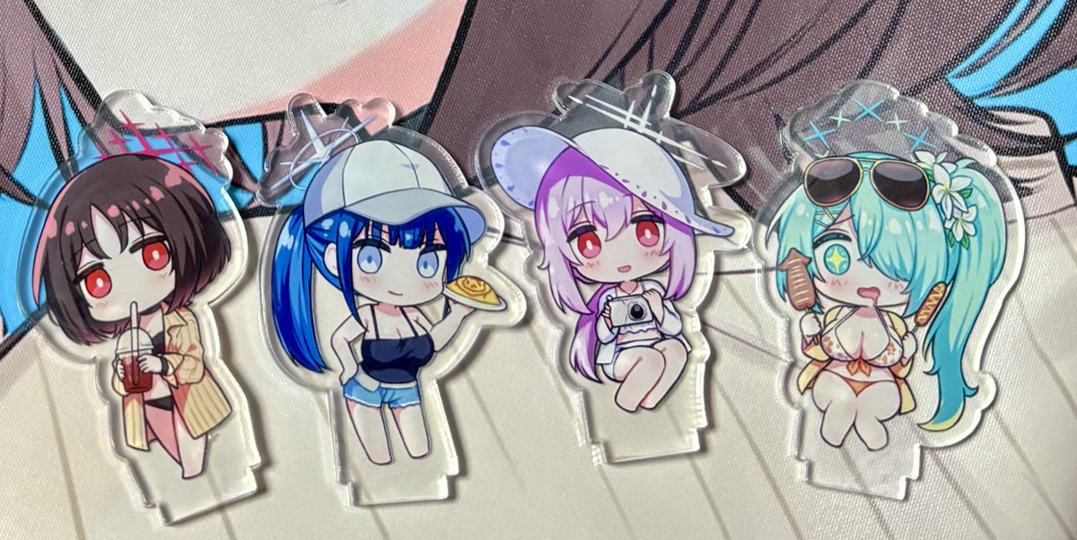 アクリル届いた!サークル布も作っていただいたんですが発色良い…
写真じゃ伝わらないのがつらいところ
実物見に来てください❁⃘*.゜ 