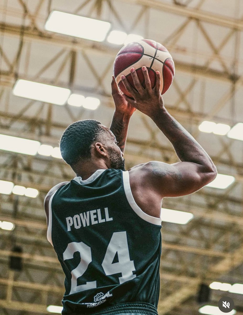NormanPMuse's tweet photo. Norman Powell on IG

"I'm honored to rep the yard." https://t.co/Fp5YaRYsGN
