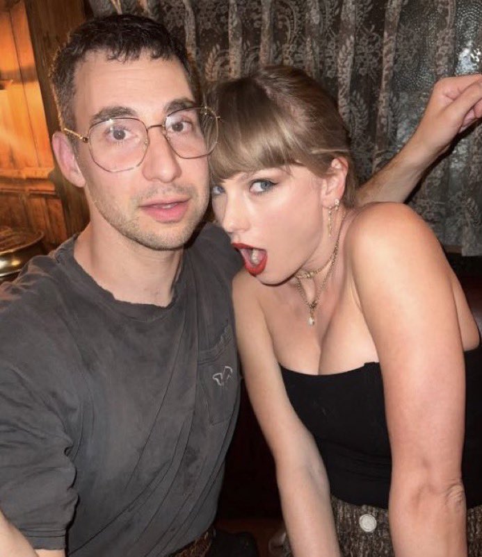 updatecultura's tweet photo. GENTE? Jack Antonoff NÃO estará na produção do TS12, afirma insider. https://t.co/rH8v7B3ZnO