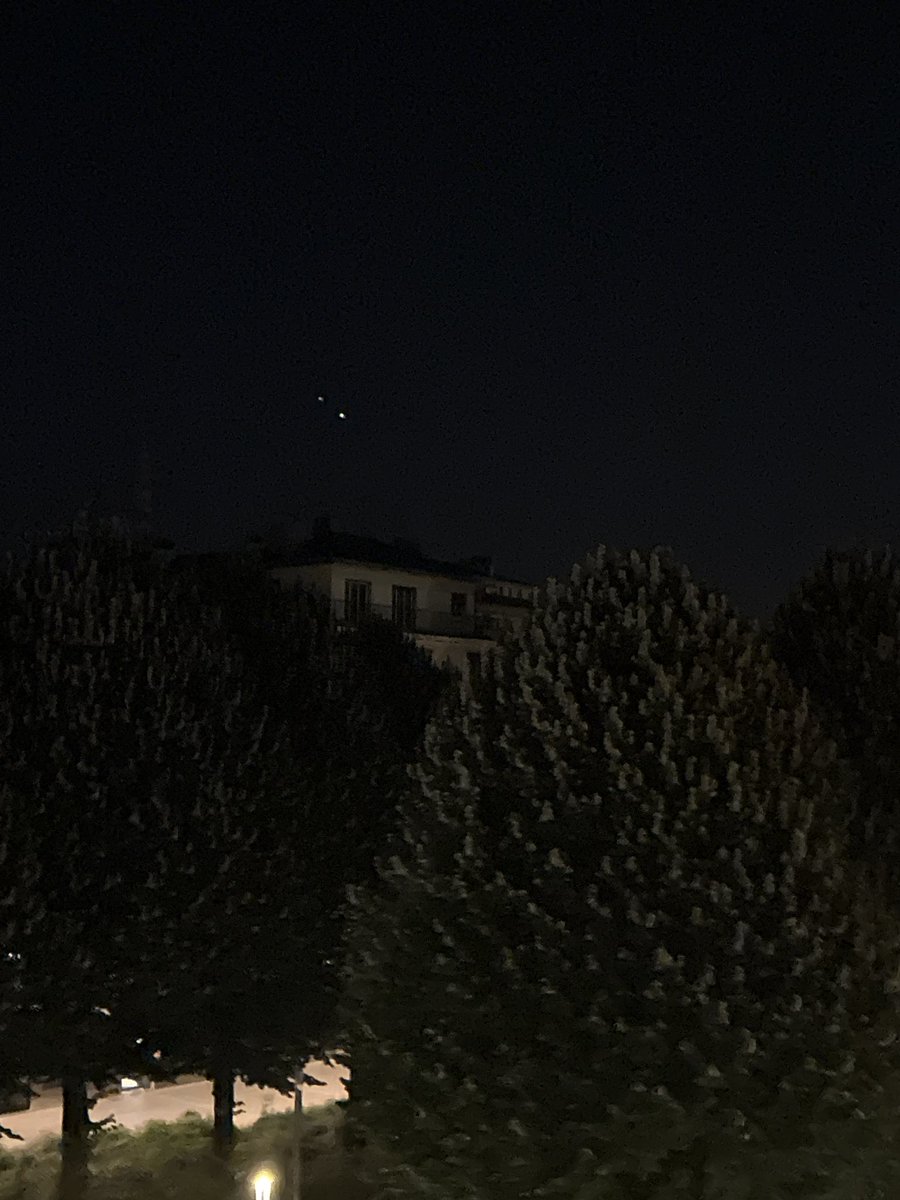 deejay_ryo's tweet photo. #conjonction en entre #venus et #jupiter
#rouen 5h00 du mat
@Thom_astro #nasa #astronomie https://t.co/TtEgMCb2LD
