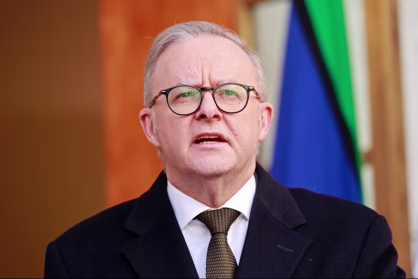 Австрали улс Палестины тусгаар тогтнолыг хүлээн зөвшөөрнө.
Австрали улс Палестины тусгаар тогтнолыг хүлээн зөвшөөрнө хэмээн тус улсын Ерөнхий сайд Энтони Албанезе (Anthony Albanese) мэдэгдлээ. Мөн Франц, Их Британи, Канадын удирдагчид адил шийдвэр гаргасан гэдгийг тэрээр